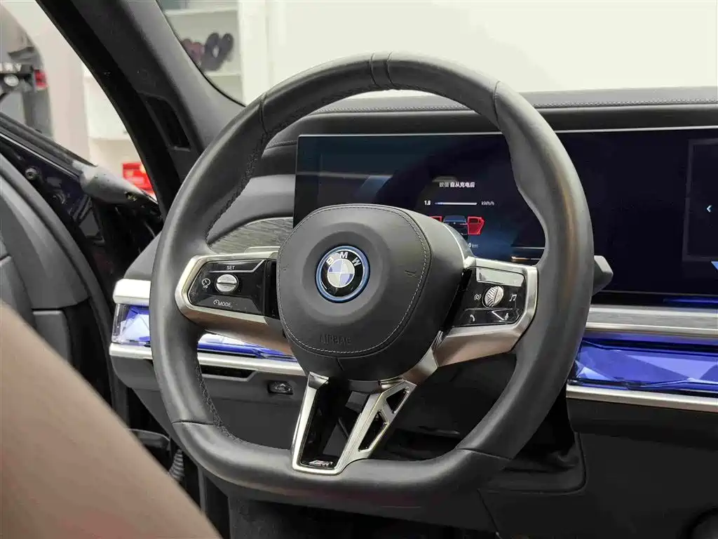 BMW i7 2023 — фото 14