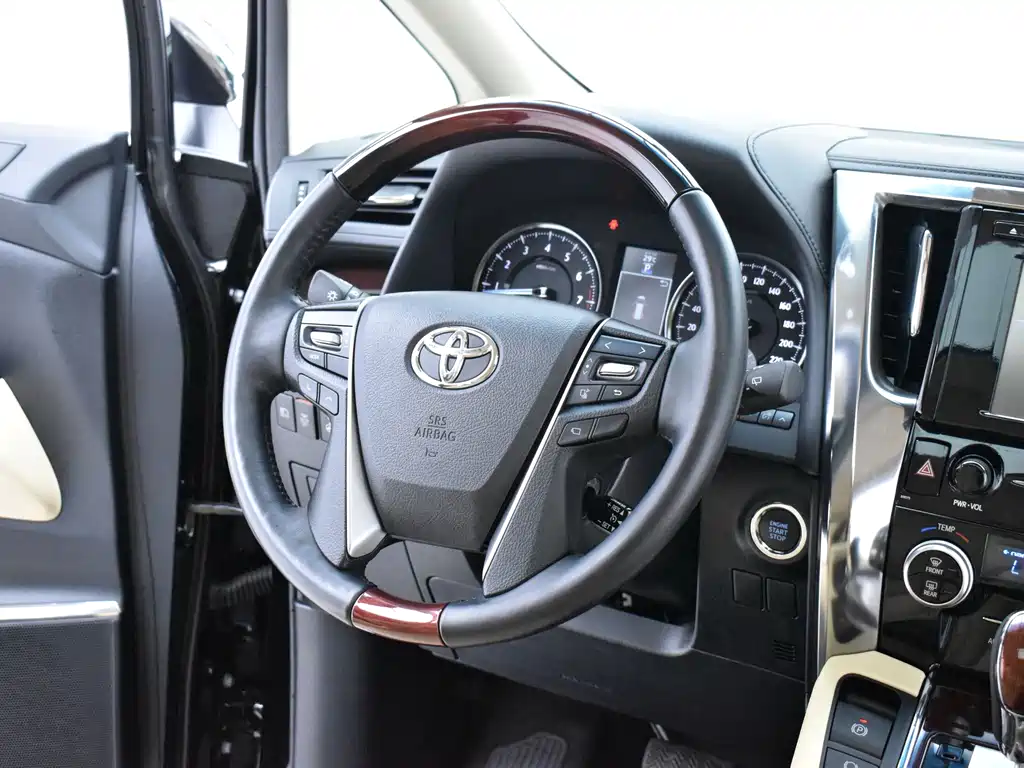 Toyota Alphard 2018 — фото 10