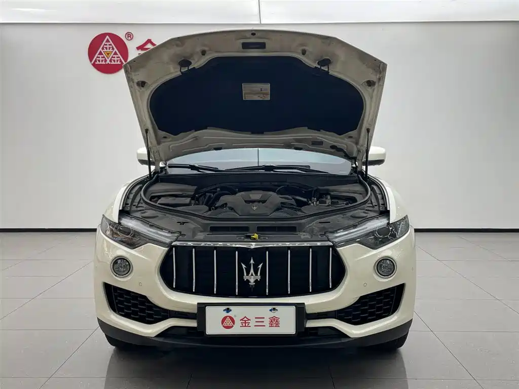 Maserati Levante 2018 — фото 32