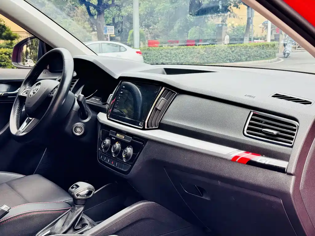 Skoda Kamiq 2023 — фото 15