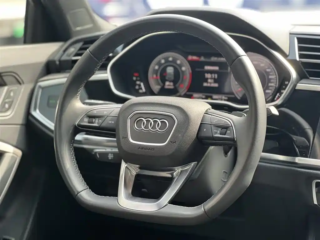 Audi Q3 2023 — фото 10