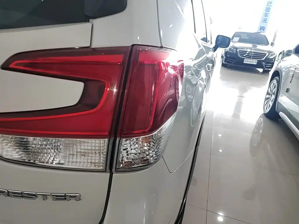 Subaru Forester 2020 — фото 8