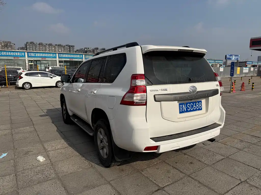 Toyota Prado 2016 — фото 16