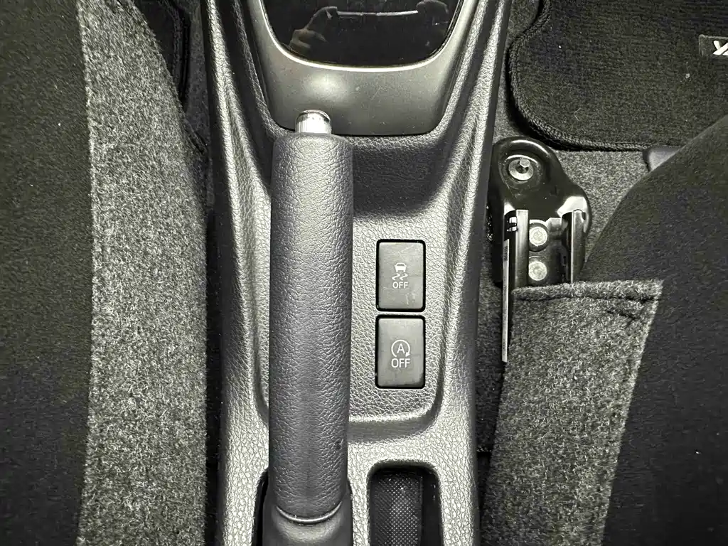 Toyota Yaris L 2023 — фото 15