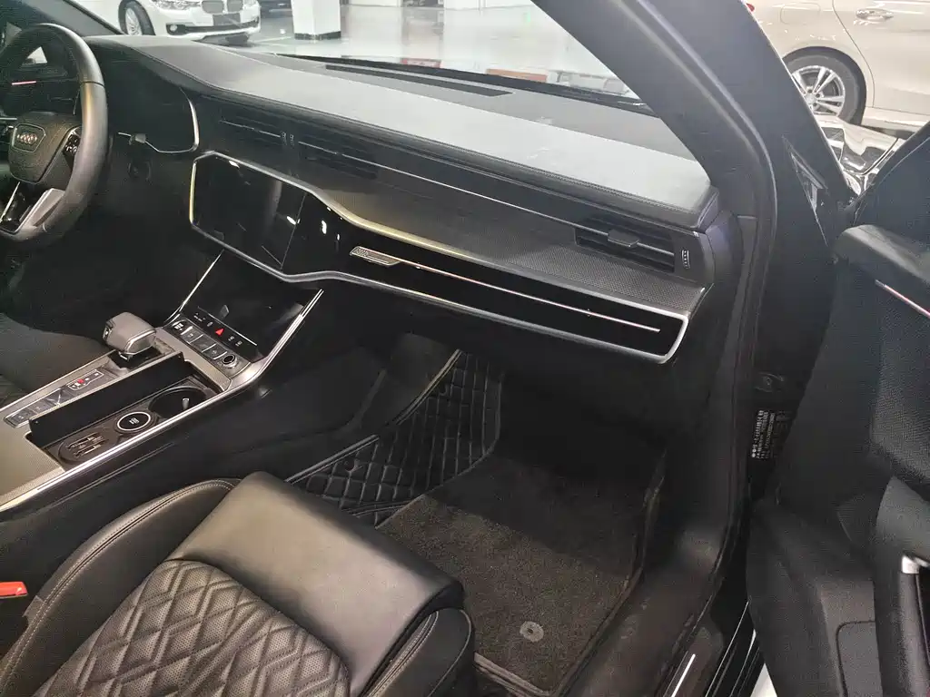 Audi A6L 2025 — фото 20