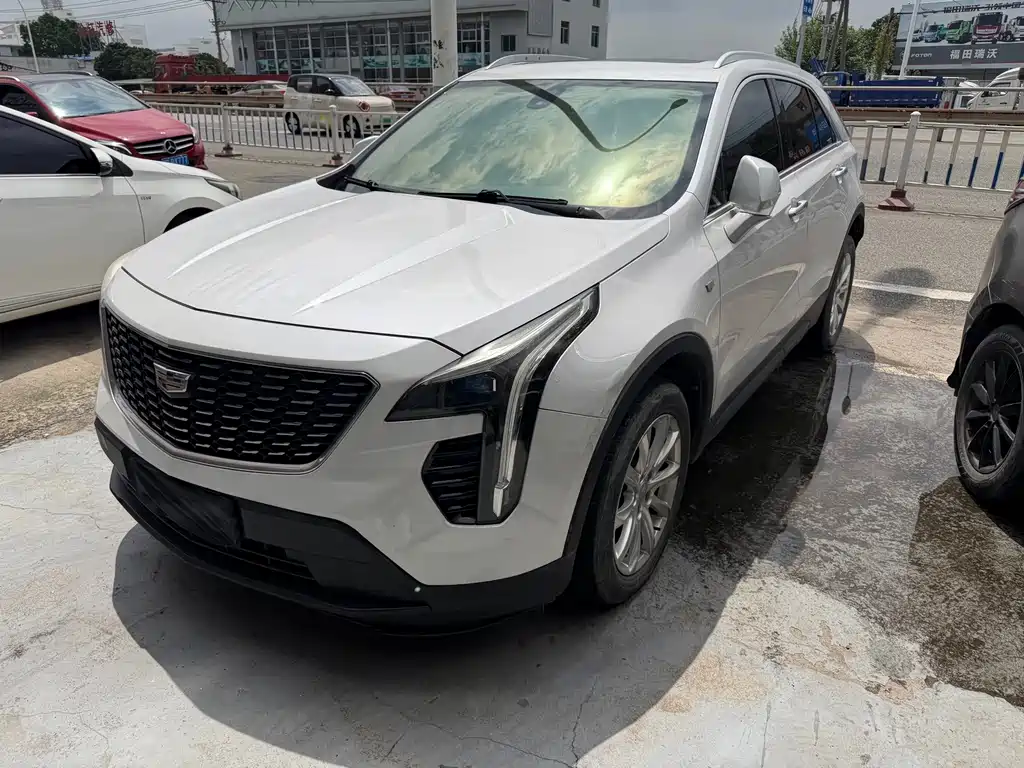 Cadillac XT4 2019 — фото 1