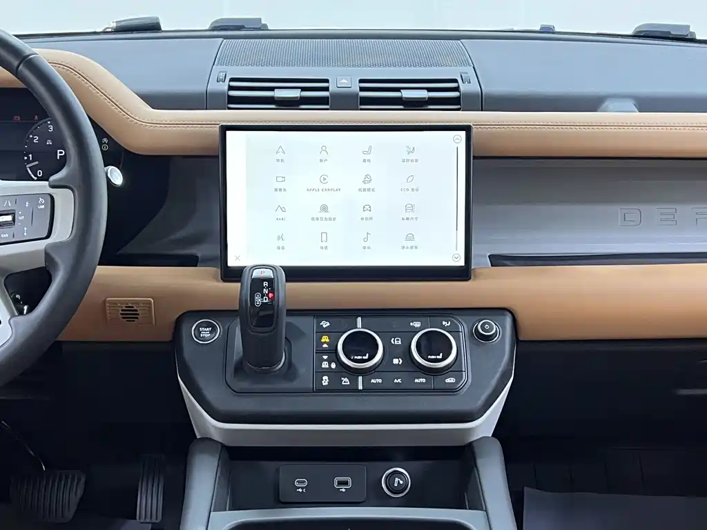 Land Rover Defender 2023 — фото 16