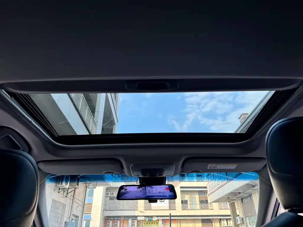 Toyota Camry 2018 — фото 14