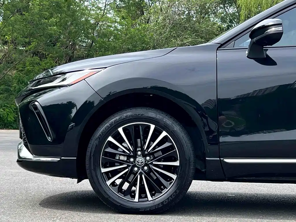 Toyota Venza 2022 — фото 16