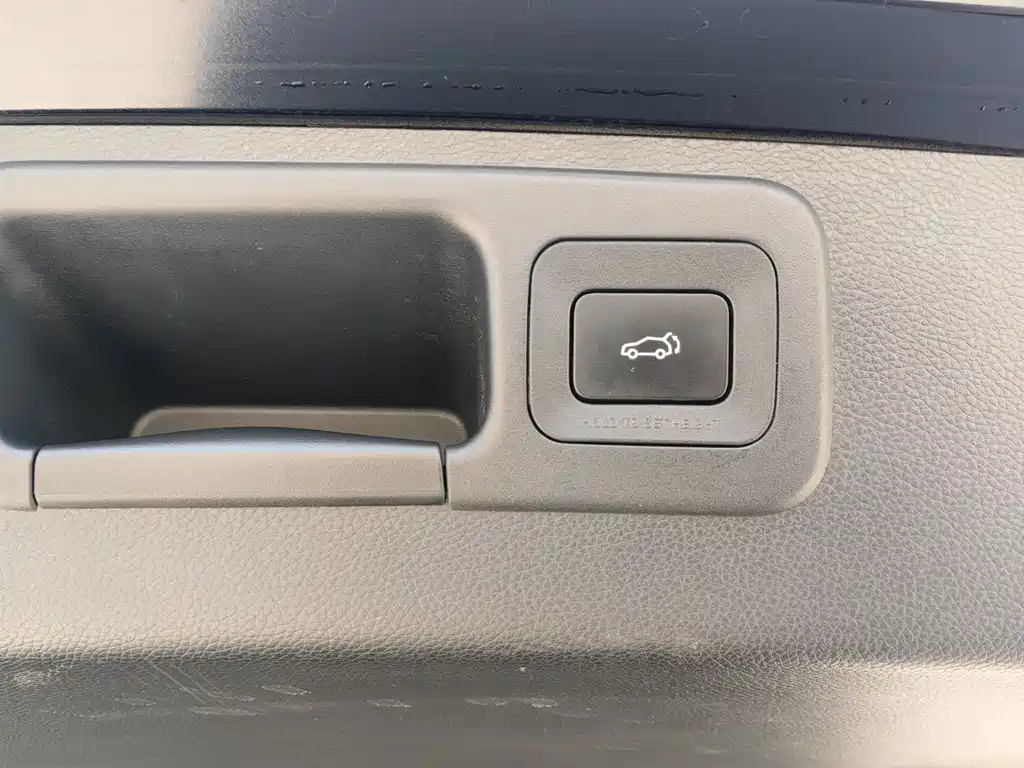 GAC Motor Trumpchi GS8 2024 — фото 14