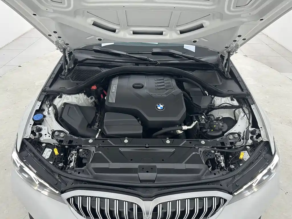 BMW 3 Series 2023 — фото 17