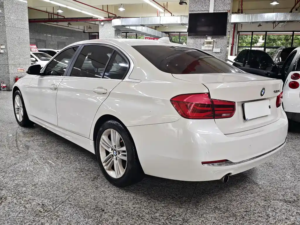 BMW 3 Series 2016 — фото 14