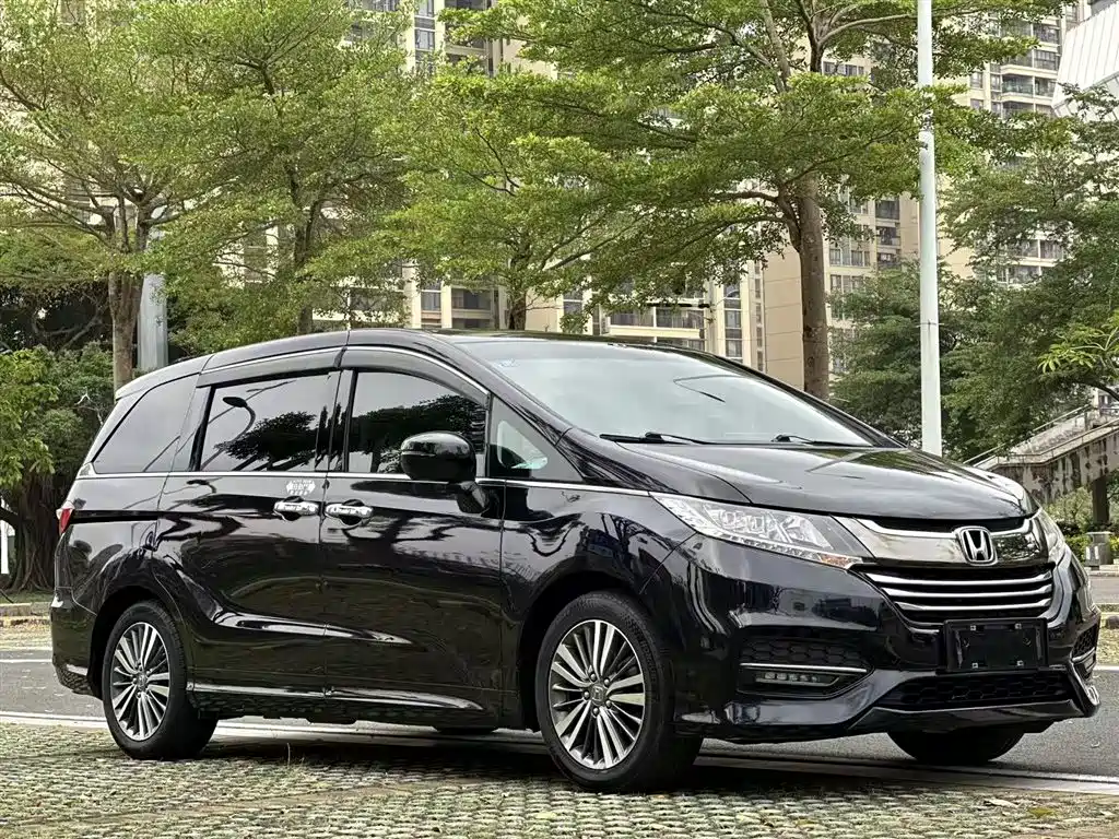 Honda Odyssey 2018 — фото 8