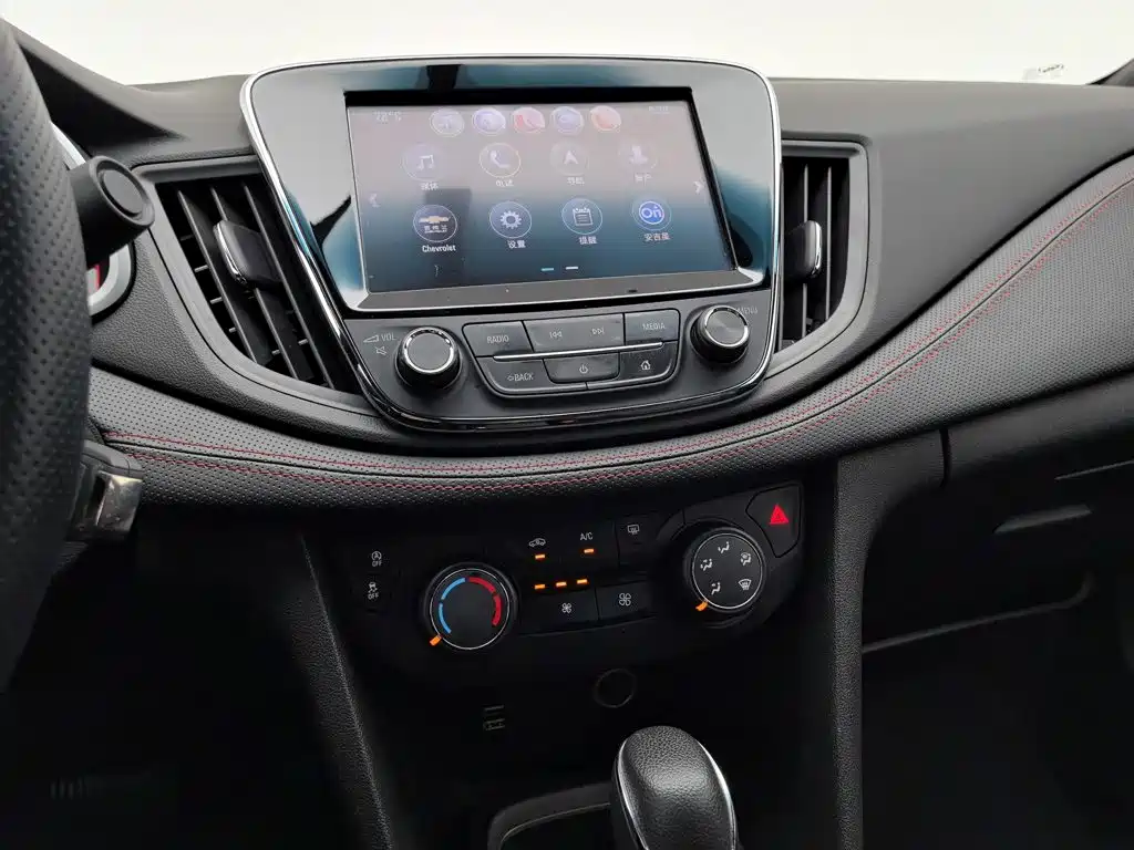 Chevrolet Monza 2019 — фото 12