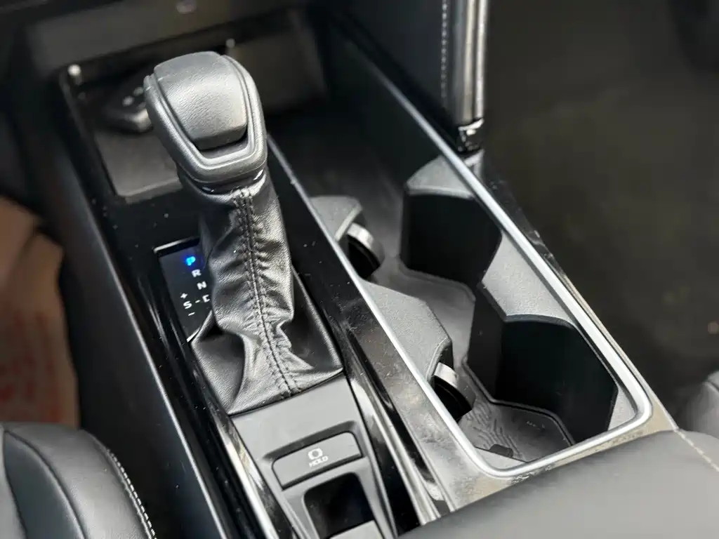 Toyota Camry 2024 — фото 13