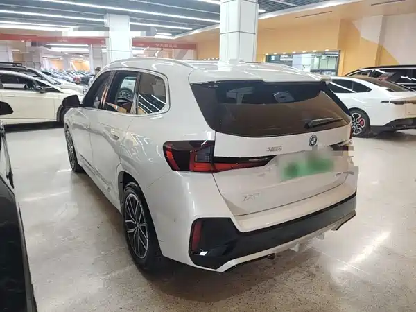 BMW iX1 2024