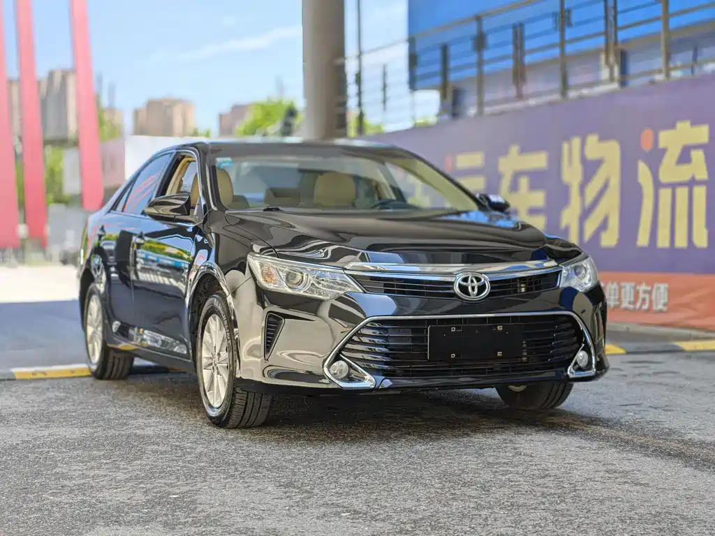 Toyota Camry 2018 — фото 4