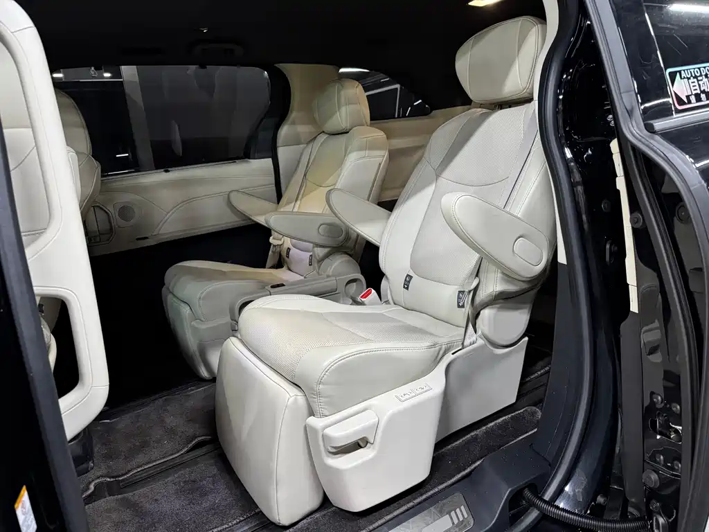 Toyota Sienna 2025 — фото 14