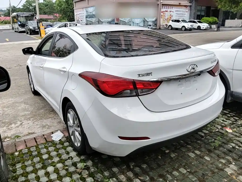 Hyundai Elantra 2017