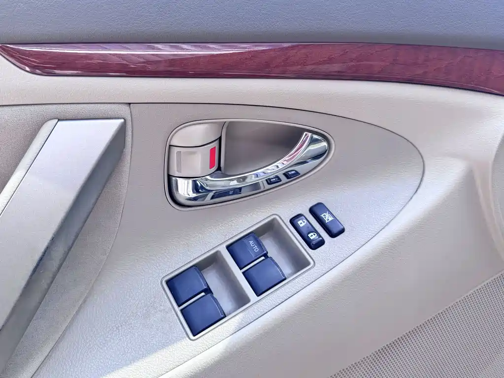 Toyota Camry 2014 — фото 17