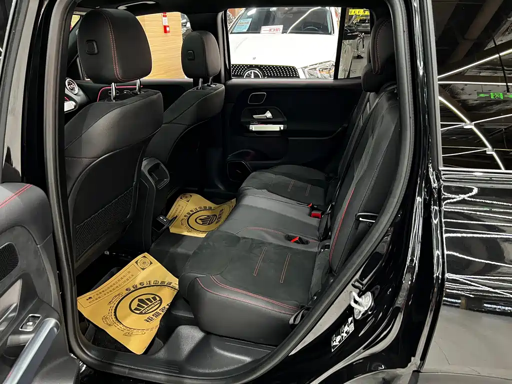 Mercedes-Benz GLB AMG 2024 — фото 11