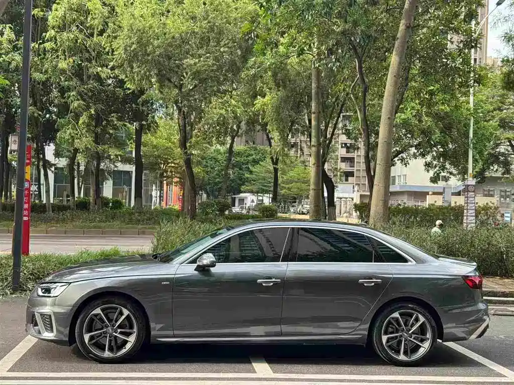 Audi A4L 2021