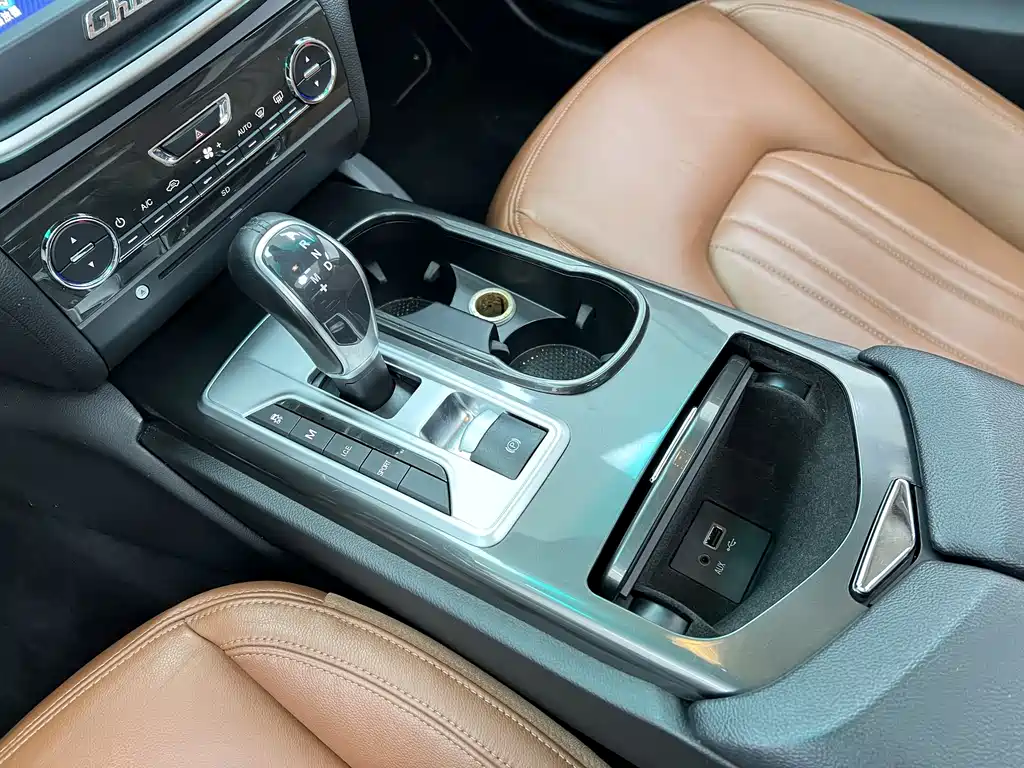 Maserati Ghibli 2015 — фото 21