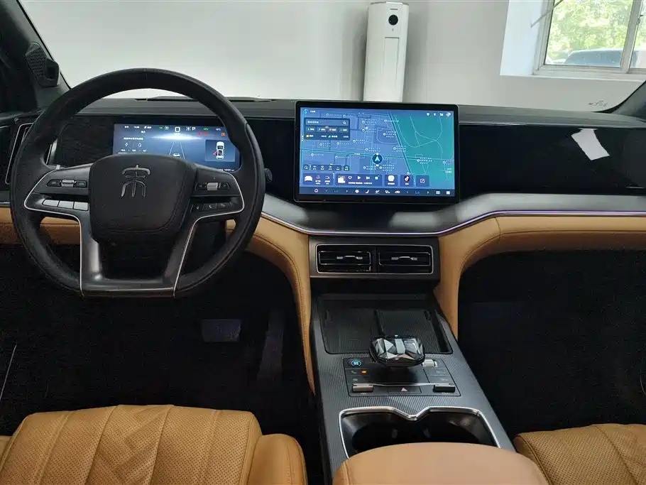 BYD L DM-i 2024 — фото 12