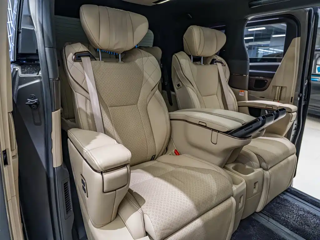 Toyota Vellfire 2024 — фото 10