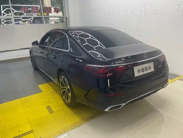Mercedes-Benz E-Class 2024