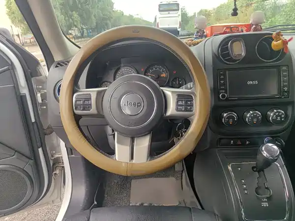 Jeep Freelancer 2015