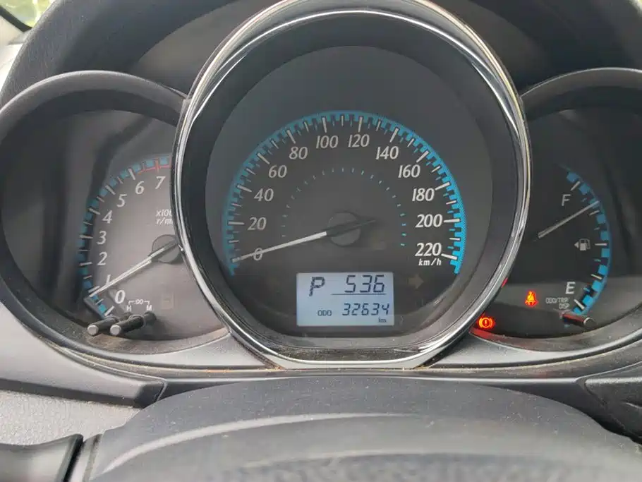 Toyota Yaris L 2018 — фото 14