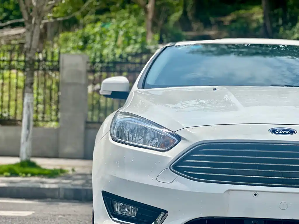Ford Focus 2016 — фото 11