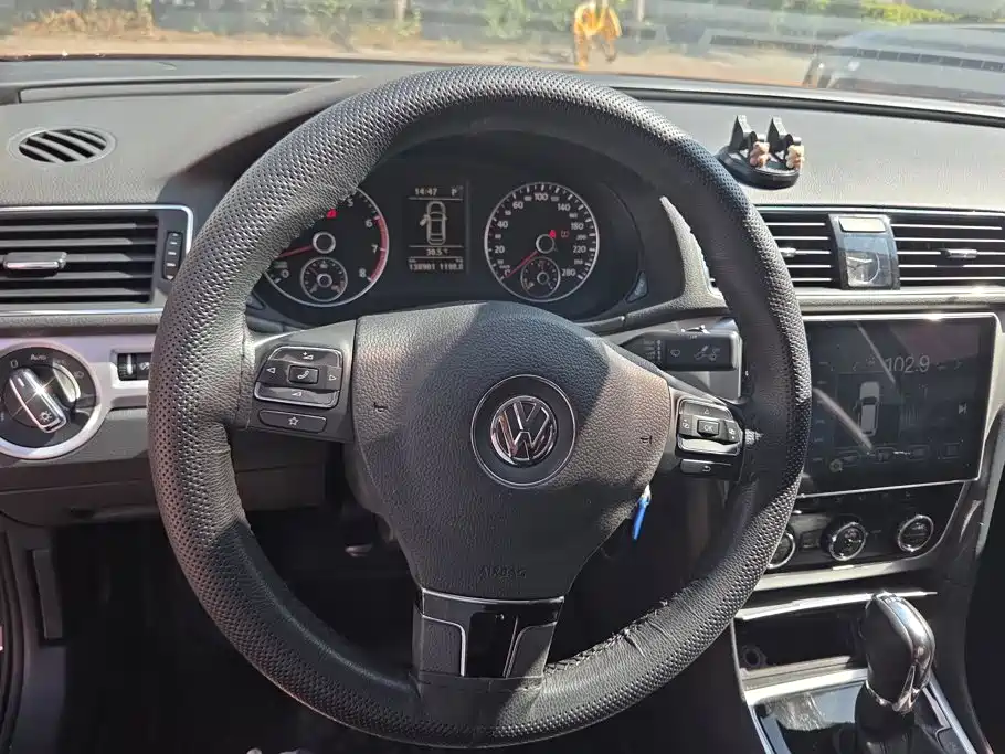 Volkswagen Passat 2015 — фото 15