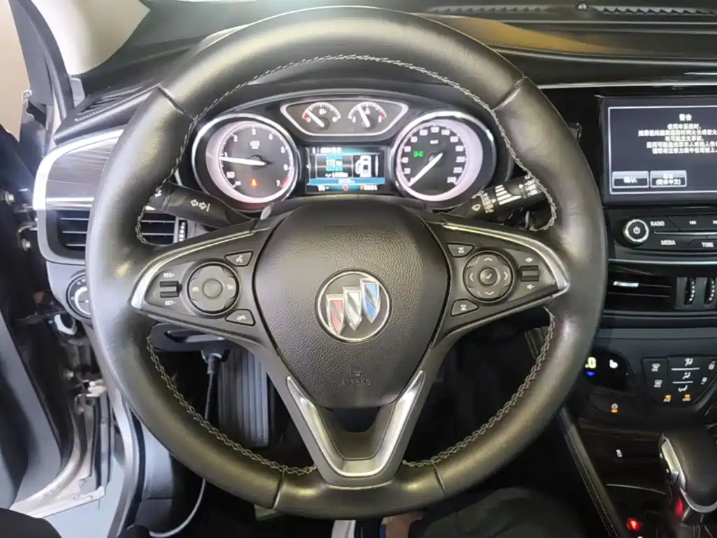 Buick Envision Plus 2018 — фото 11