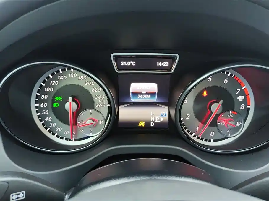 Mercedes-Benz GLA 2017 — фото 14