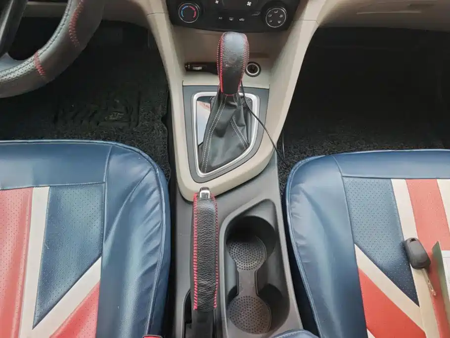 Buick Excelle 2015 — фото 16