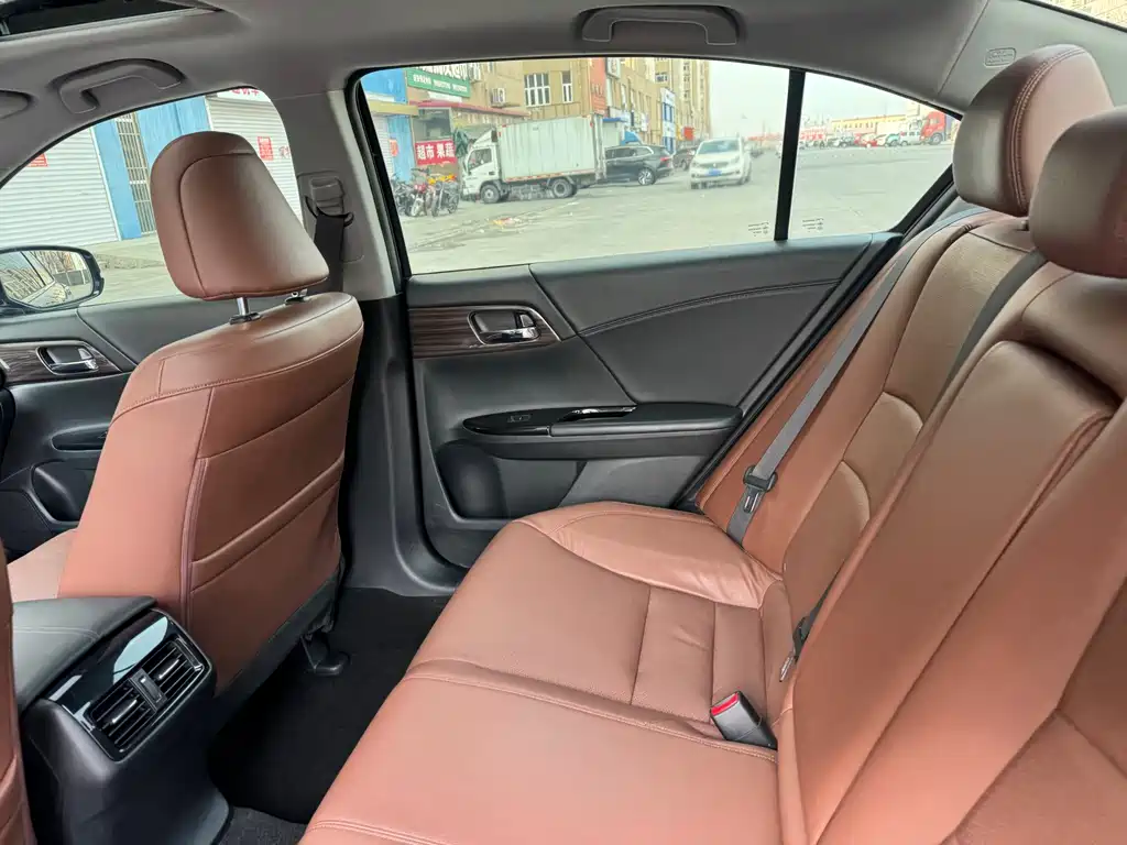 Honda Accord 2016 — фото 11