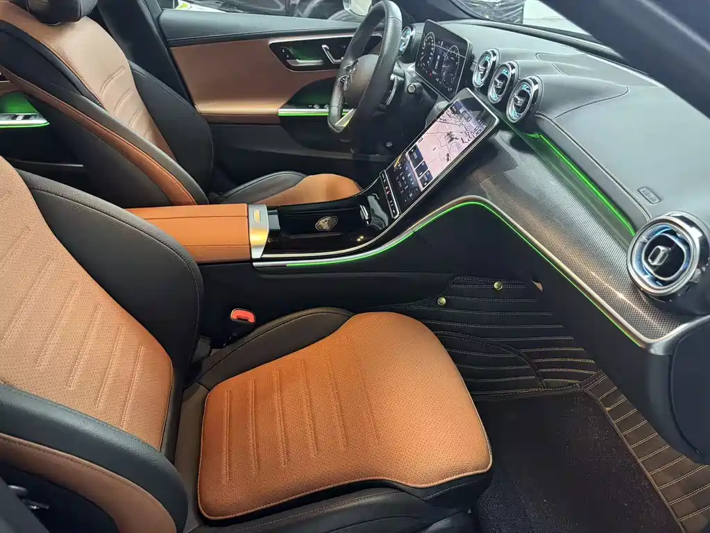 Mercedes-Benz C-Class 2024 — фото 11
