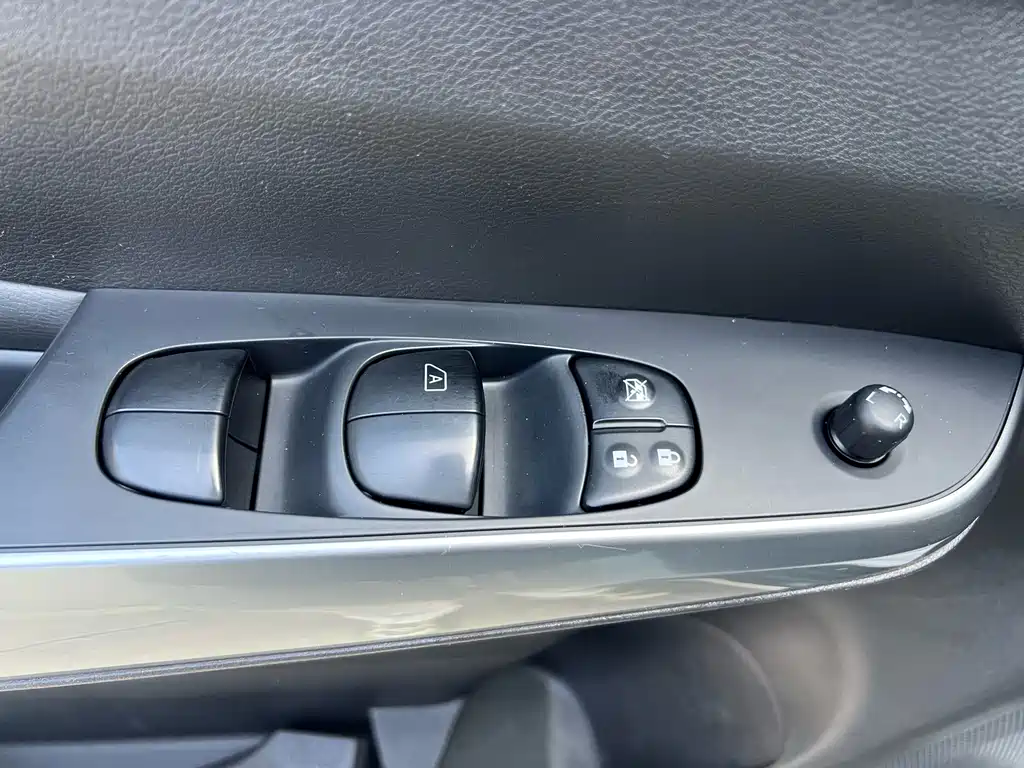 Nissan Terra 2019 — фото 17