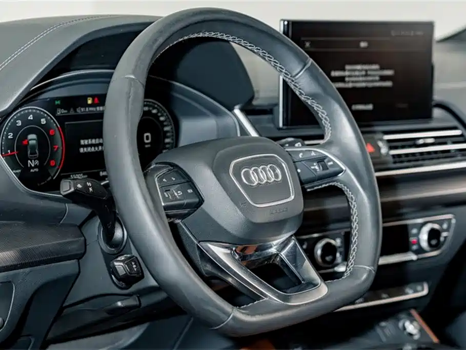Audi Q5L 2024 — фото 10
