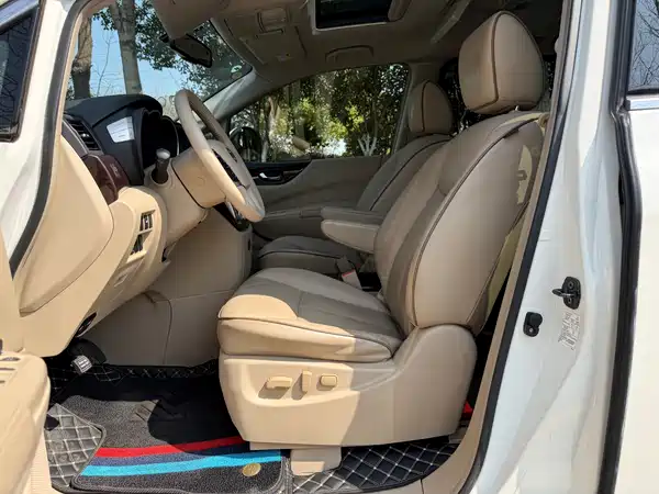Nissan Quest 2015