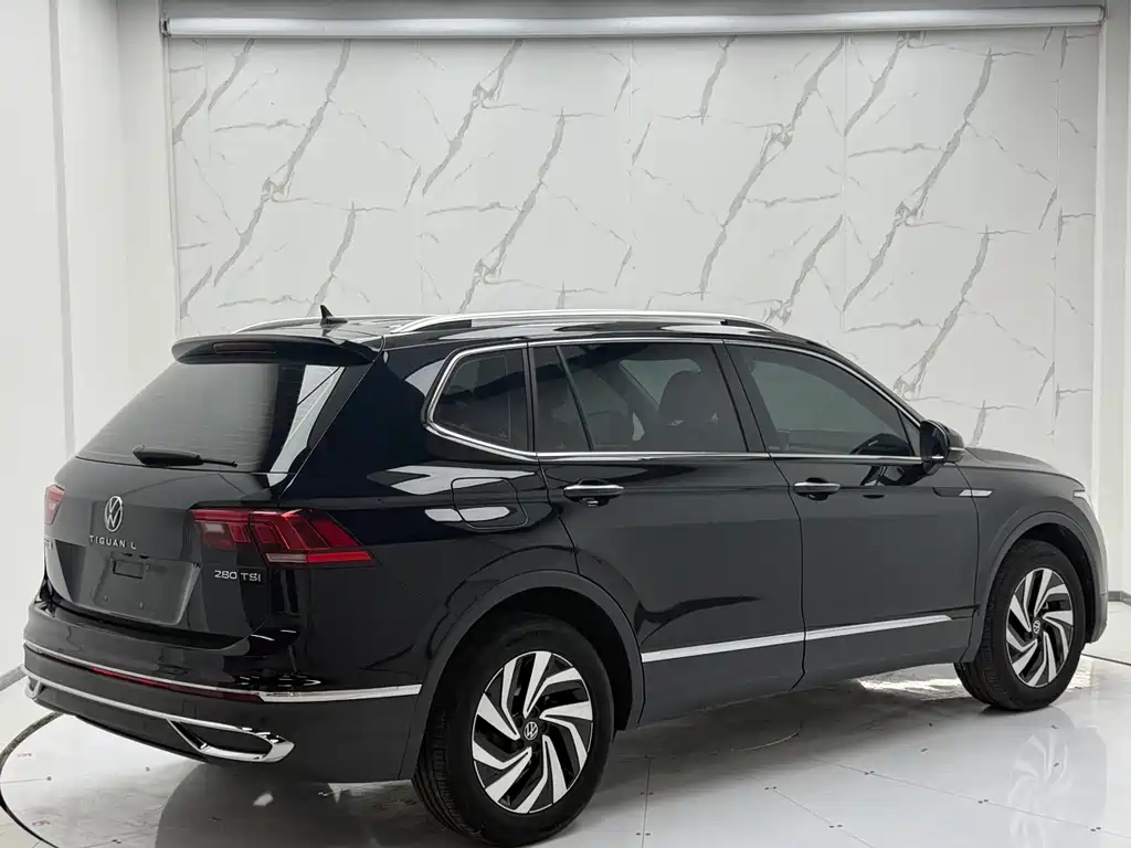 Volkswagen Tiguan L 2023 — фото 6