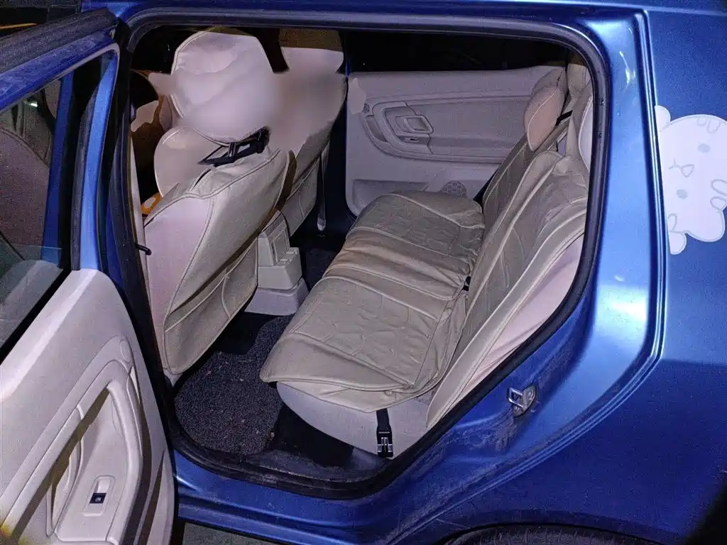 Skoda Fabia 2015 — фото 15