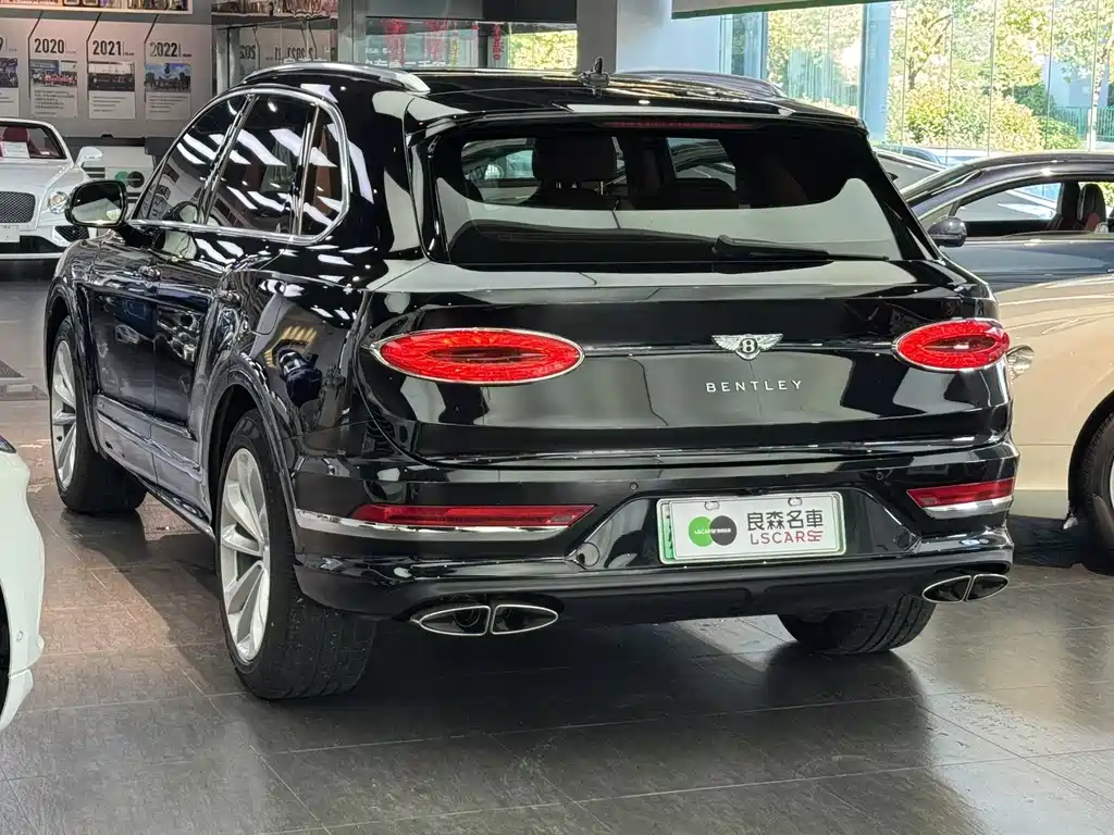 Bentley Bentayga Plug-In Hybrid 2021 — фото 4