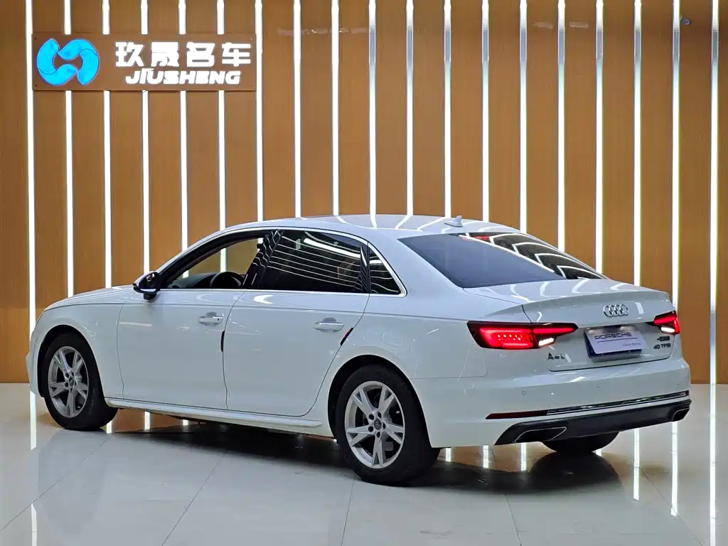 Audi A4L 2019