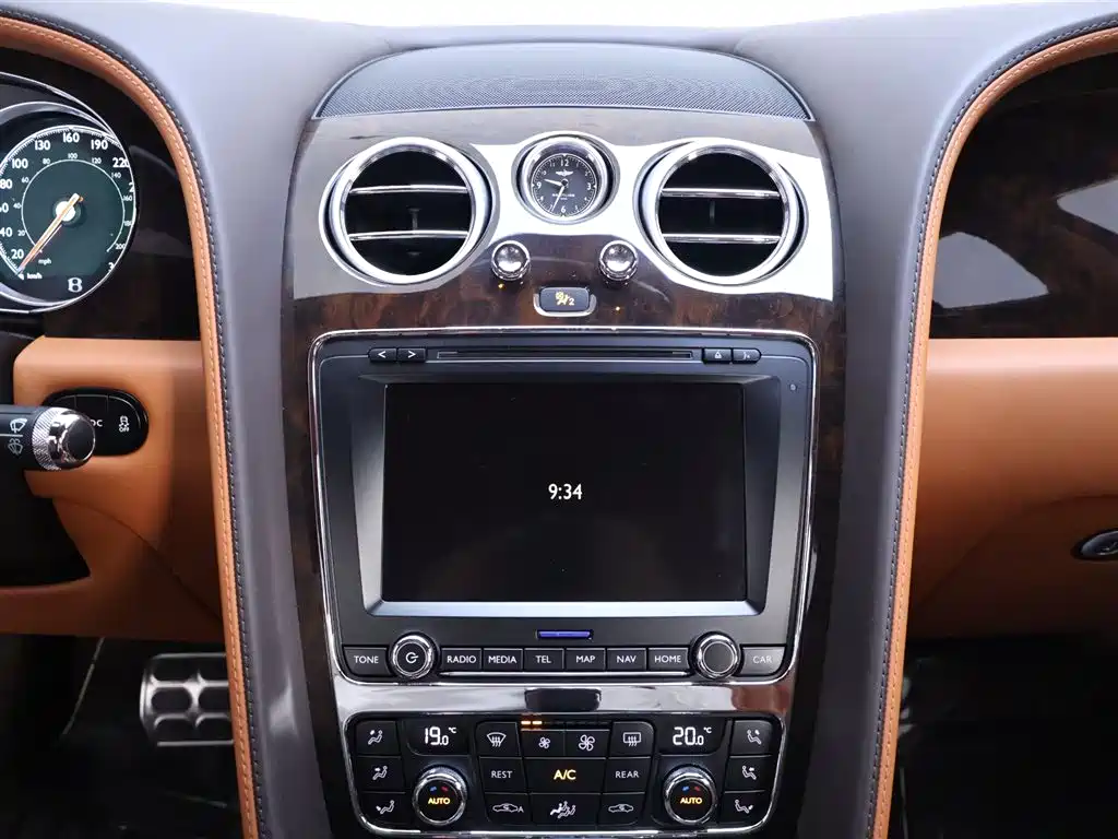 Bentley Flying Spur 2016 — фото 10
