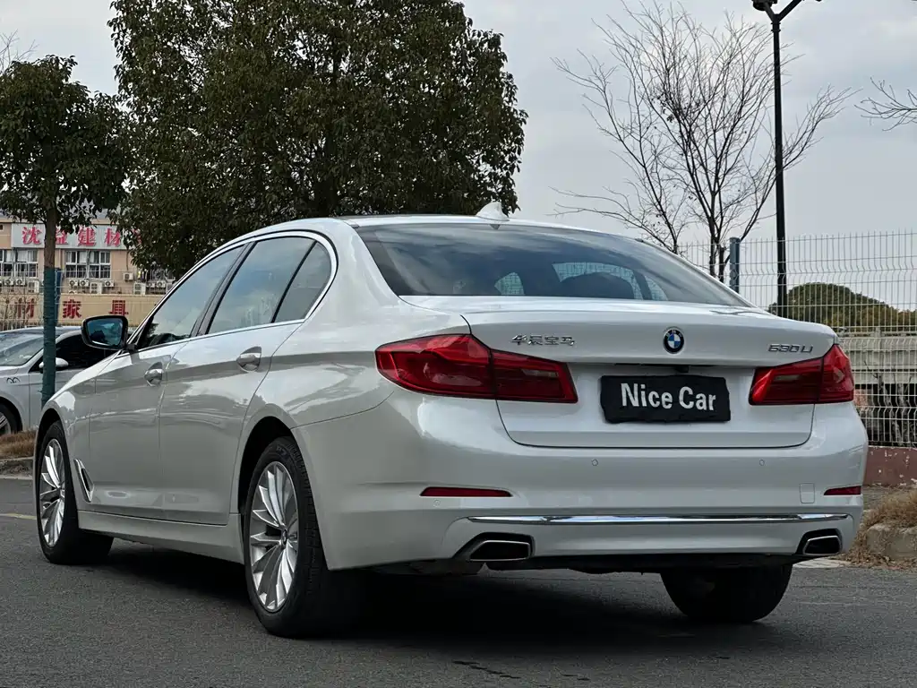 BMW 5 Series 2020 — фото 22