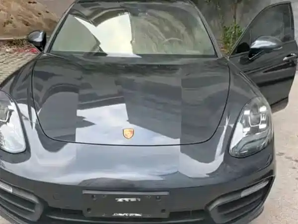 Porsche Panamera 2023