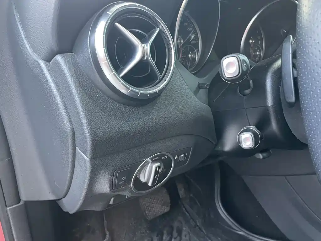 Mercedes-Benz CLA 2017 — фото 7